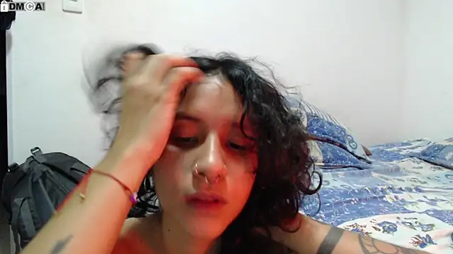 AlinaWoolf_のライブXXXチャット