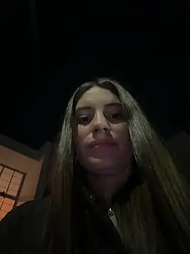 Isabella21_ élő XXX-chatje