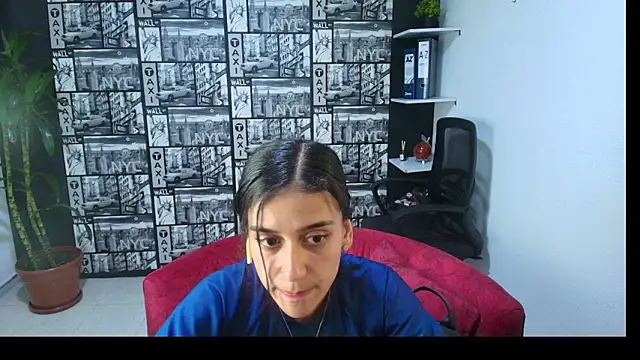 Chat XXX en directo de DanielaMonroe