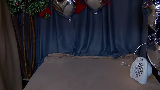 Emily_Kente 即時 XXX 聊天