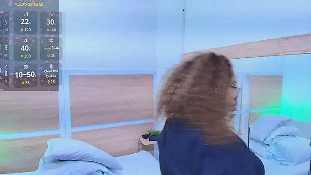 _nickypurple_ Adlı Modelin Canlı XXX Sohbeti