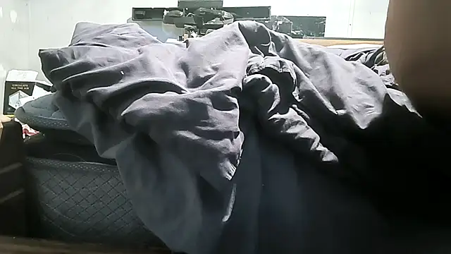 Bi_curious86 Live XXX-Chat