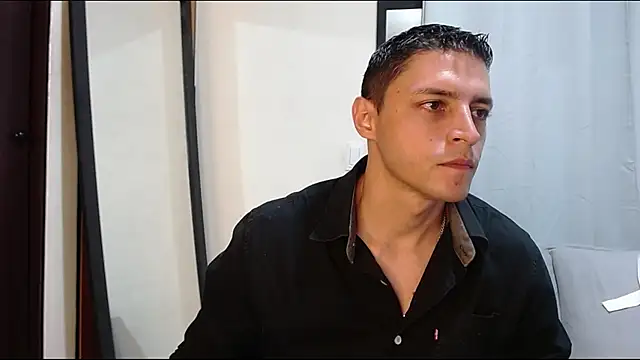 Frank_Millers Chat XXX in diretta