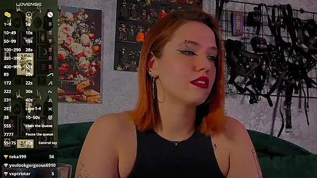 Živý XXX chat the_high_priestess