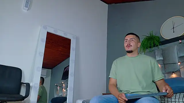 MrFox__ Adlı Modelin Canlı XXX Sohbeti