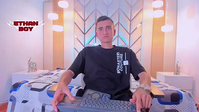 Ethan_Boy_ Live XXX-Chat