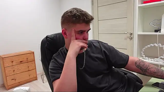 Jackson_Teele Chat XXX in diretta