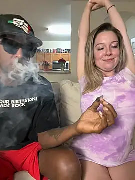 boomboomr00m's Live XXX Chat