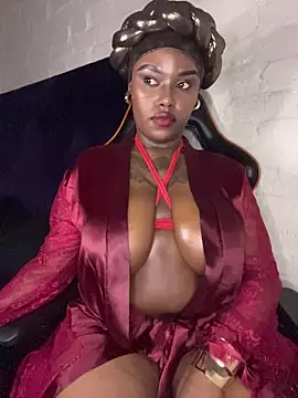 QUEEN_NOBUHLE_FEMDOM_777 live XXX chat