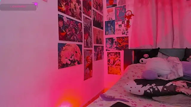 MissCurvyTop élő XXX-chatje