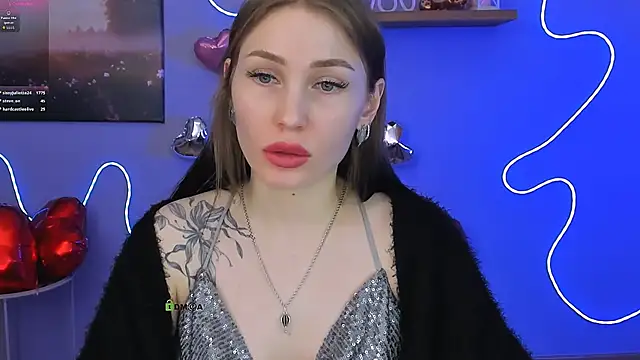 ariel_shadow Adlı Modelin Canlı XXX Sohbeti