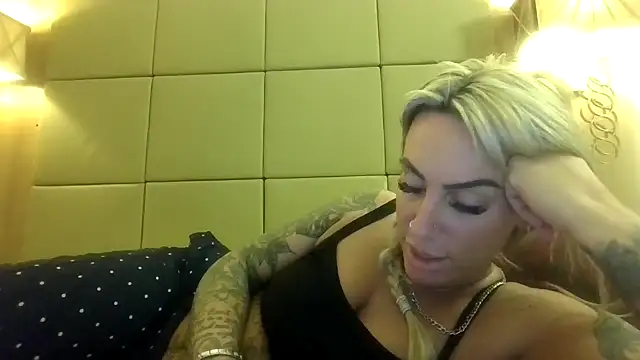 poppyinga1 Show in webcam