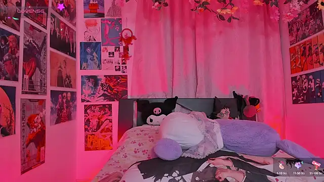 MissCurvyTop live XXX chat