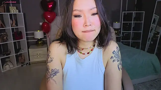 ElinaMotion's Live XXX Chat