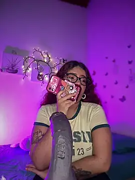 Chat +18 de Solaangel_ ao vivo