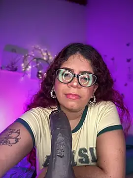 Chatroom XXX en direct de Solaangel_