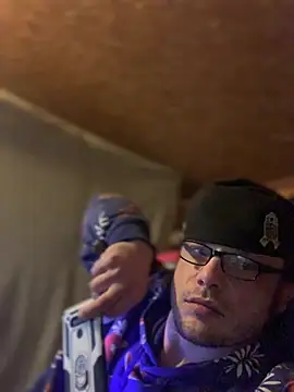 Ldnick69 élő XXX-chatje