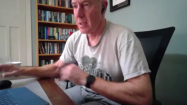 jiggy77777 élő XXX-chatje