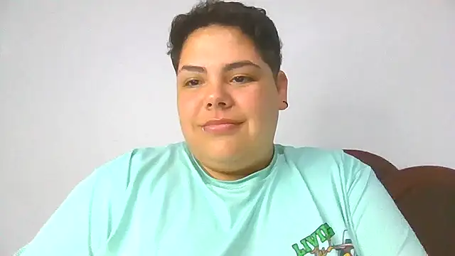 Hailey_Curvy webkamerás műsora