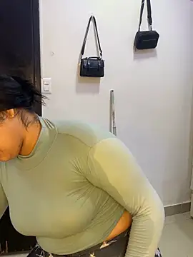 Latin_bigbutt Adlı Modelin Canlı XXX Sohbeti