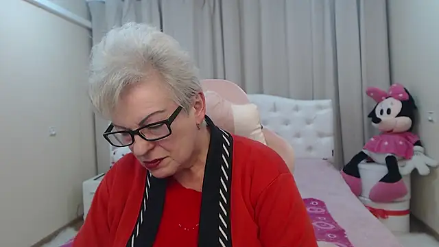 KayleSmoll: онлайн-секс-чат