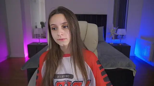 TinyNatalie's Webcam Show