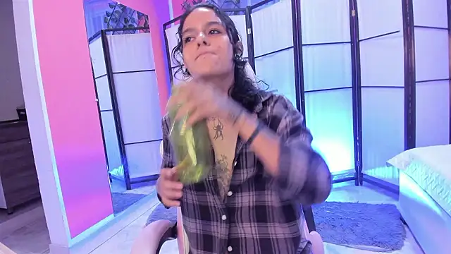 Julianne_7: онлайн-секс-чат