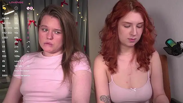 Agatha_Gris Show in webcam