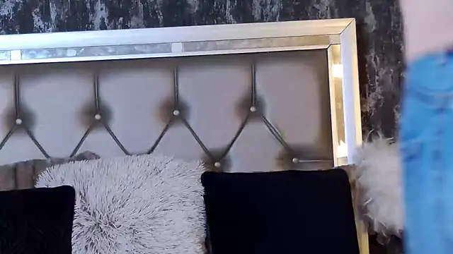 KendraNoir Adlı Modelin Canlı XXX Sohbeti