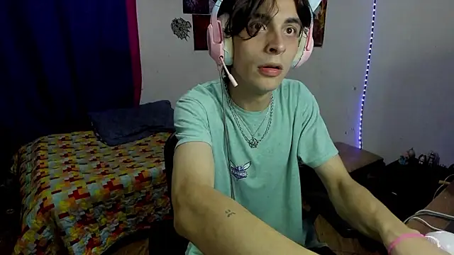 Chatroom XXX en direct de golden_ryyan