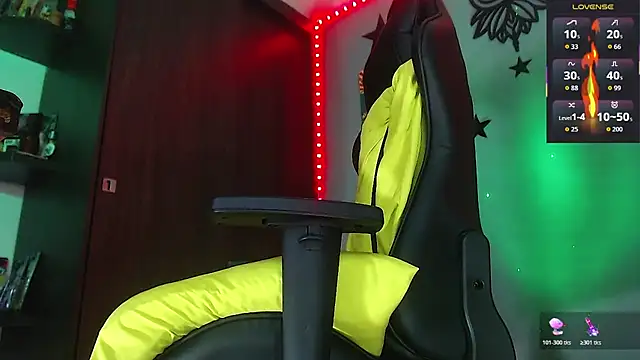 justincs Chat XXX in diretta