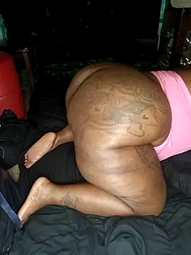 Chat +18 de Thickkemzz41 ao vivo