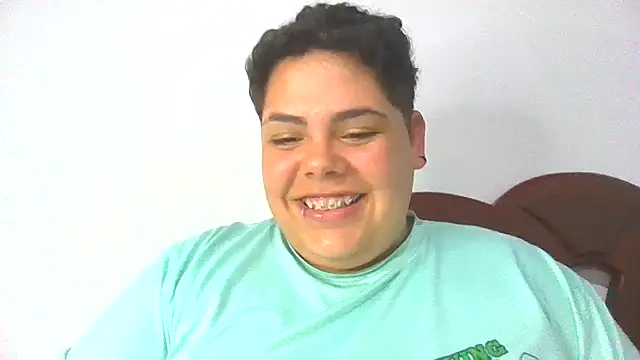 Hailey_Curvy: διαδικτυακό σόου στην κάμερα