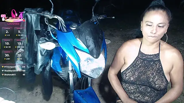 esmeralda_li Show Webcam