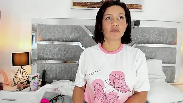 Slut_Milf_ 即時 XXX 聊天