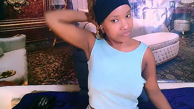 EroticSexyPrada 即時 XXX 聊天