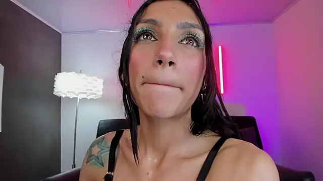 Chat +18 de miss___evangeline ao vivo