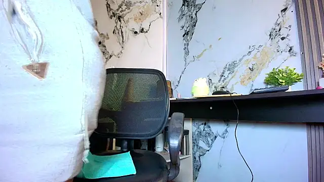 XXX chat uživo modela AlixLong