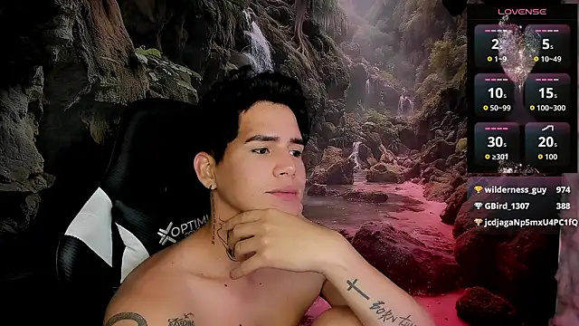 Tayson_Rivers Show in webcam