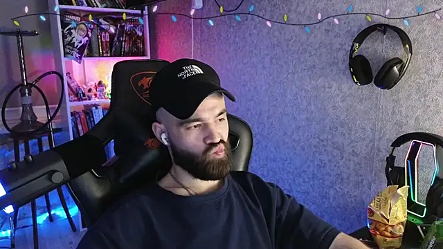 _Mostly_ – Live XXX-chat