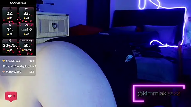 kimmiakiss22 – Naživo XXX chat