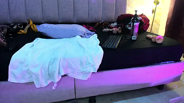 kathy-steven Chat XXX in diretta