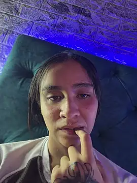 Isabella-TeenのライブXXXチャット