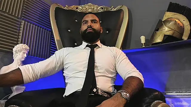 BeardAndrew Show in webcam