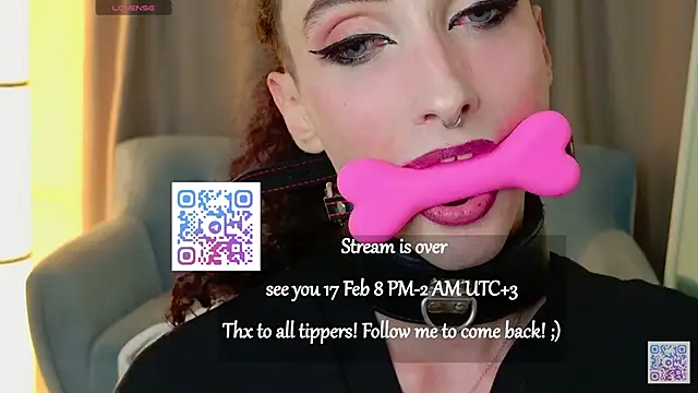 Queen_of_tease Show in webcam