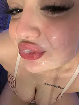 KellyMoors live XXX chat