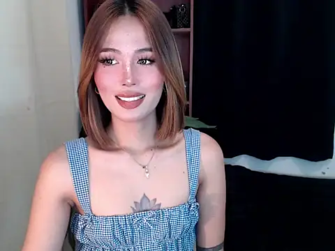 Lara_Salvatoreのウェブカメラショー