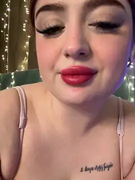 KellyMoors: онлайн-секс-чат