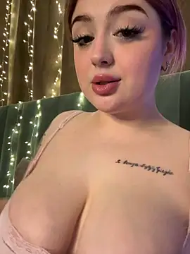 KellyMoors Chat XXX in diretta