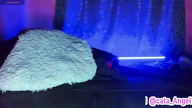 XXX chat uživo modela Cata-angel